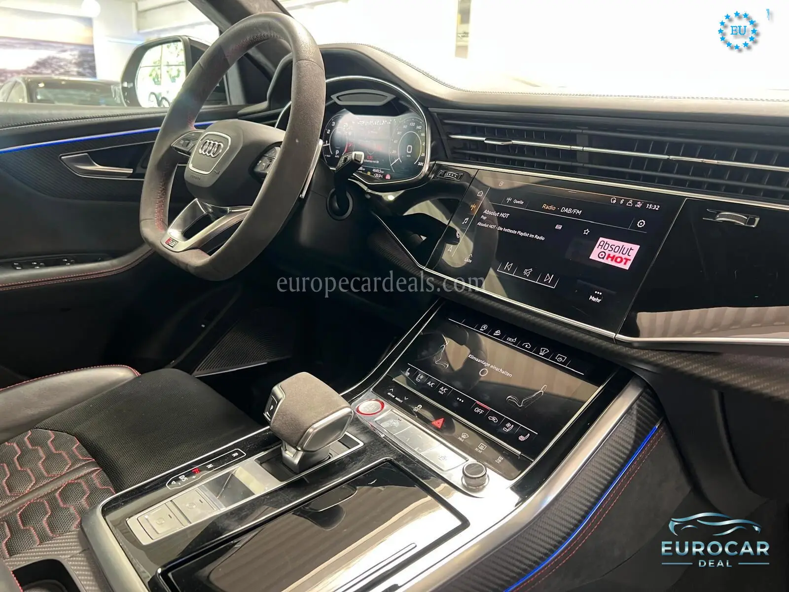 Audi RSQ8