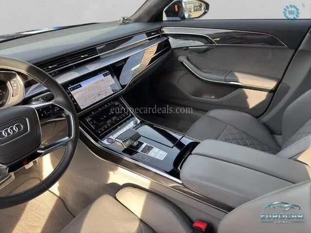 Audi S8