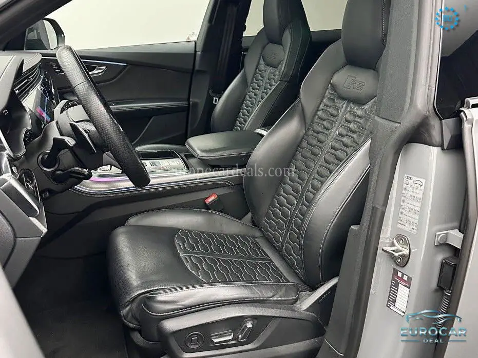 Audi RSQ8
