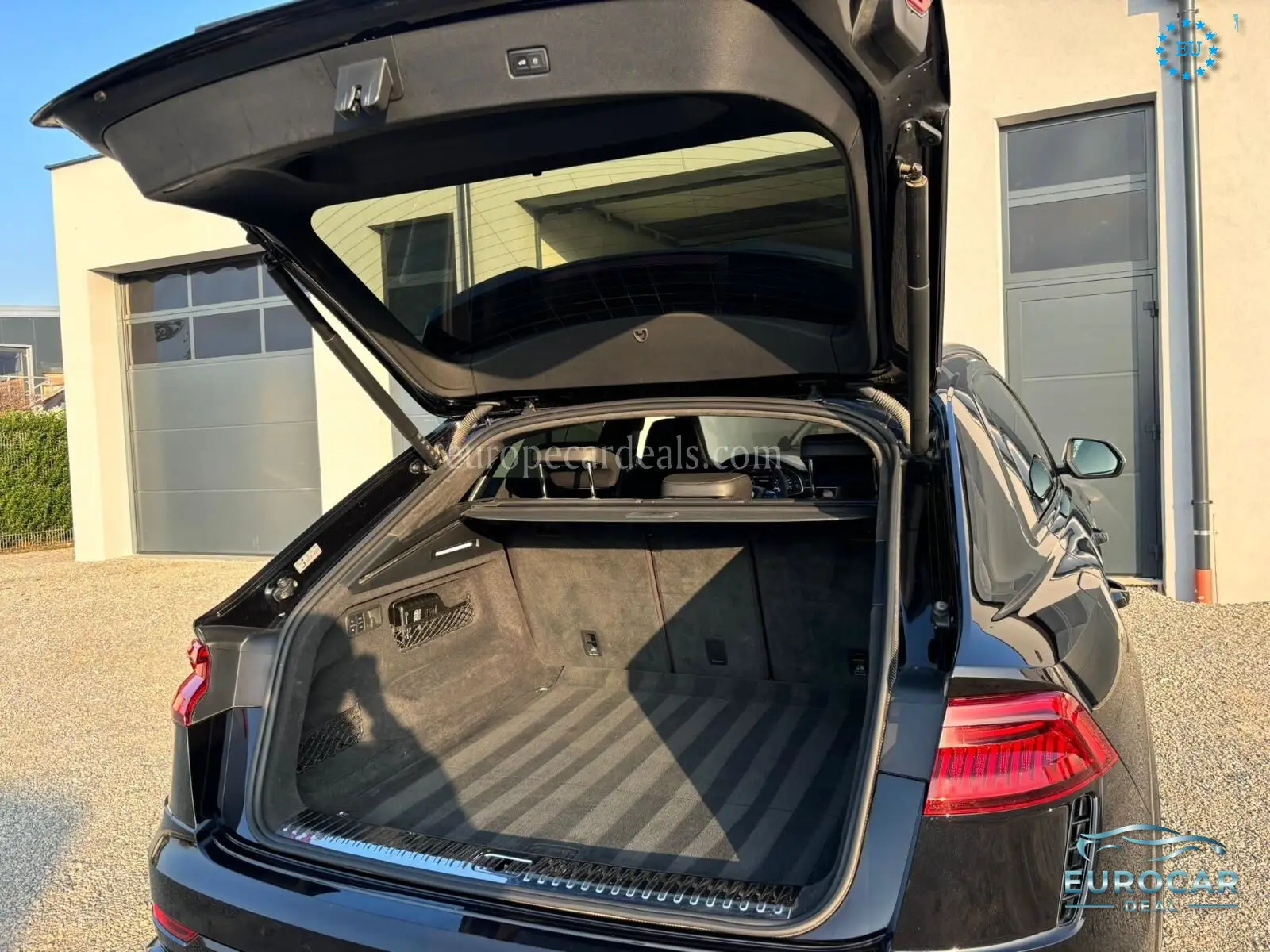 Audi RSQ8