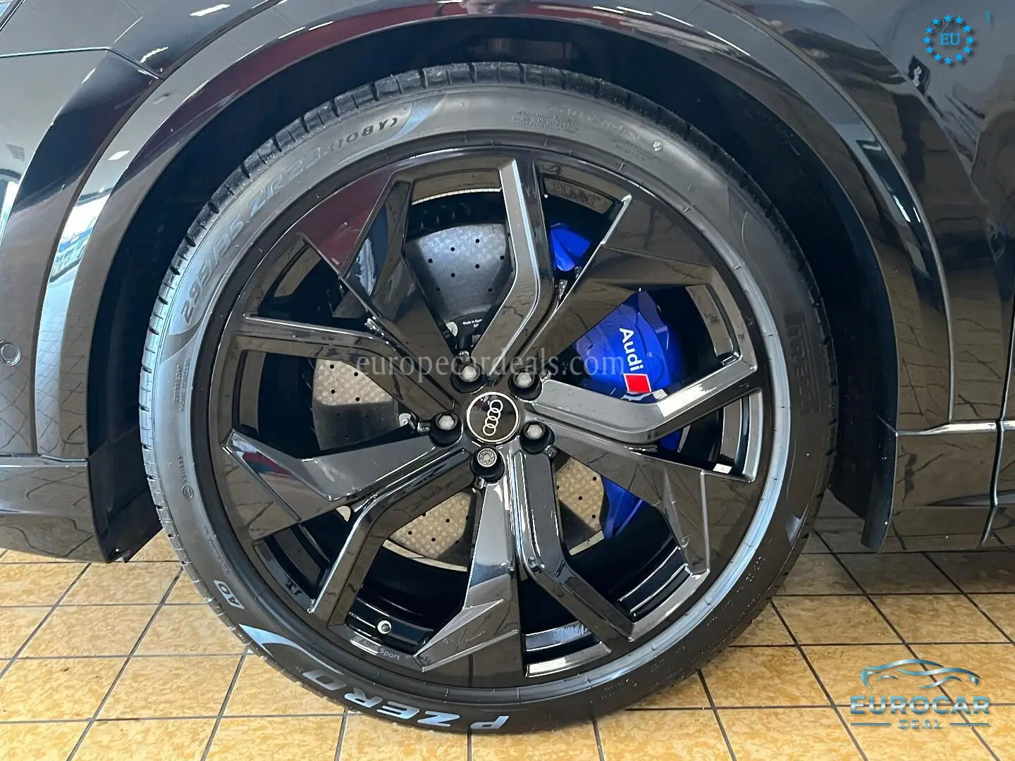 Audi RSQ8