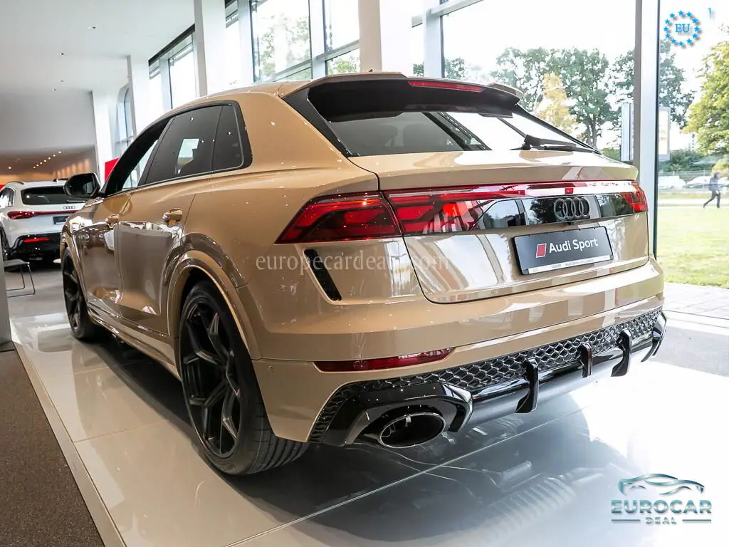 Audi RSQ8