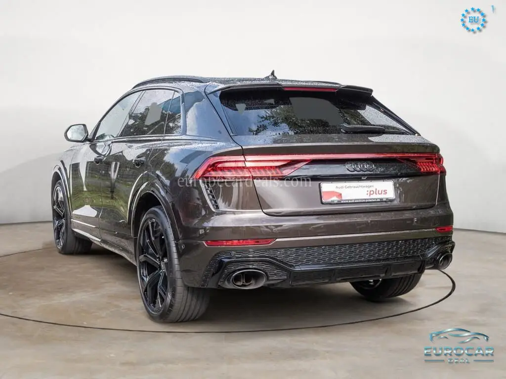 Audi RSQ8