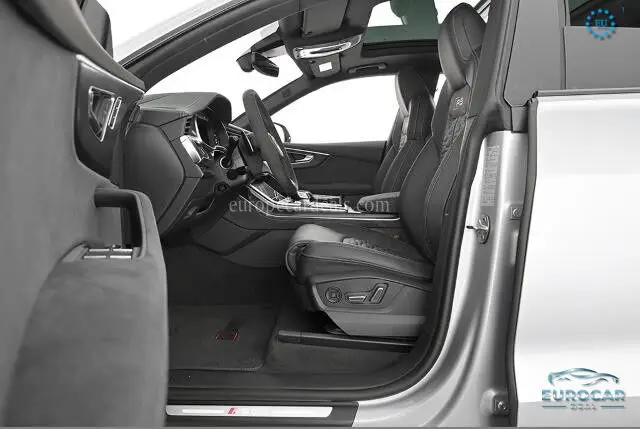 Audi RSQ8