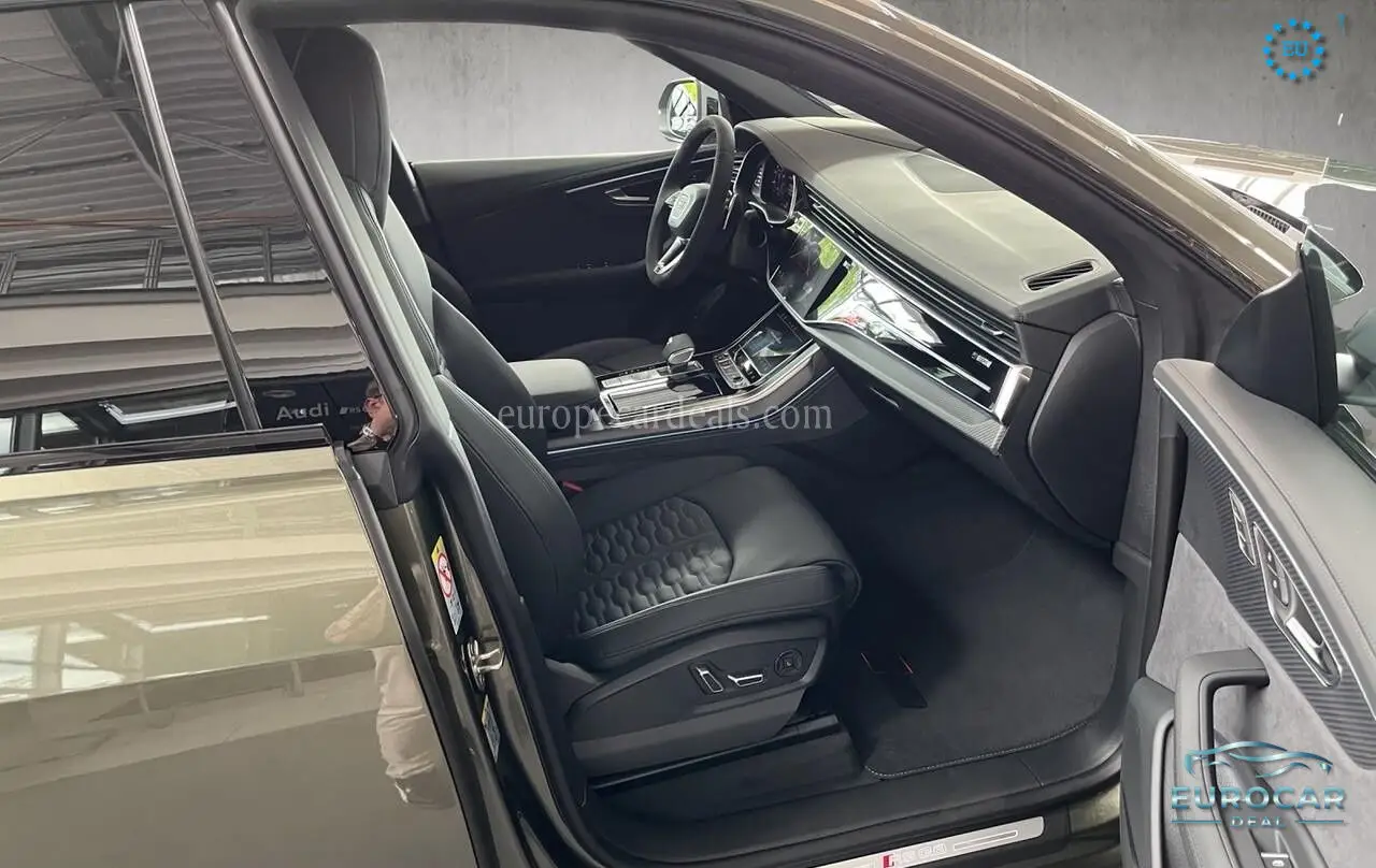 Audi RSQ8