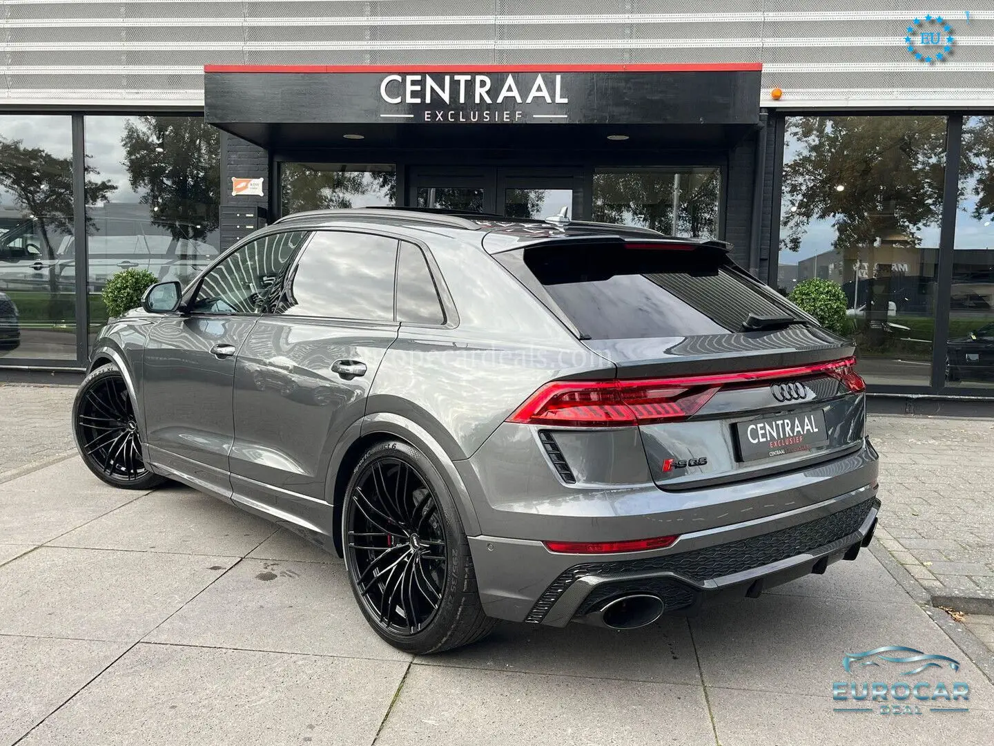 Audi RSQ8