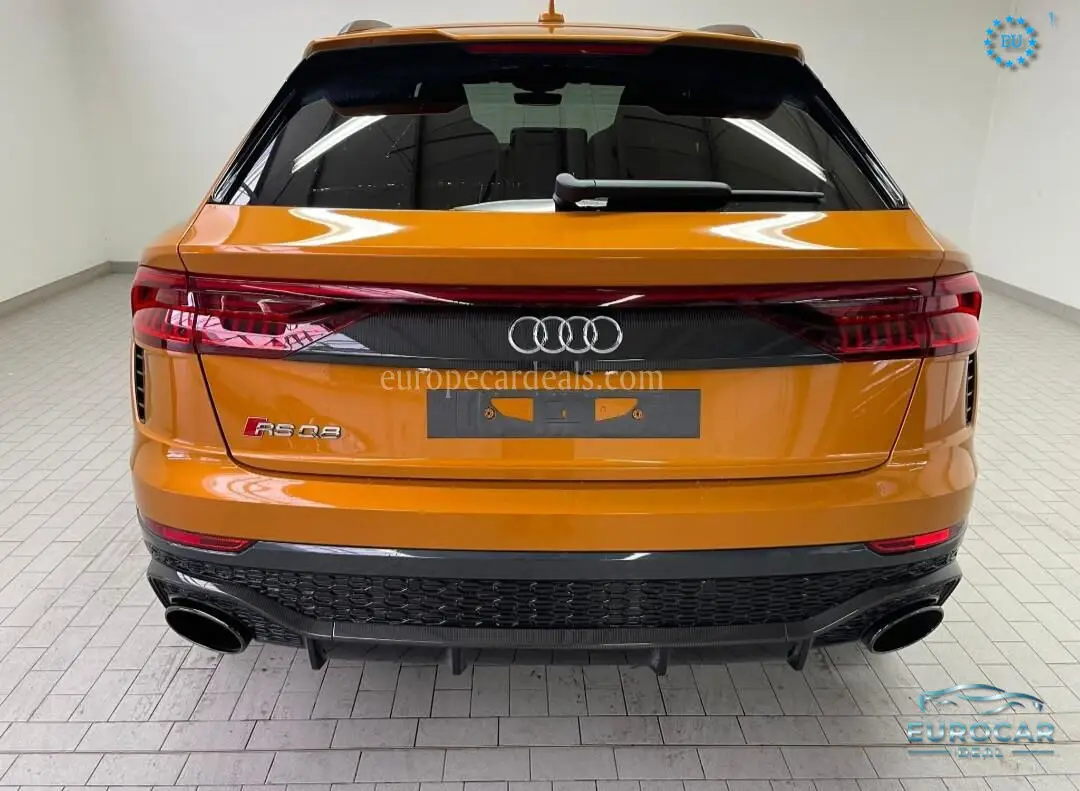 Audi RSQ8