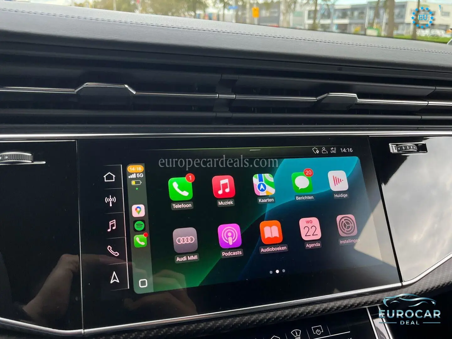 Audi RSQ8