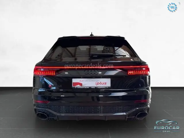 Audi RSQ8