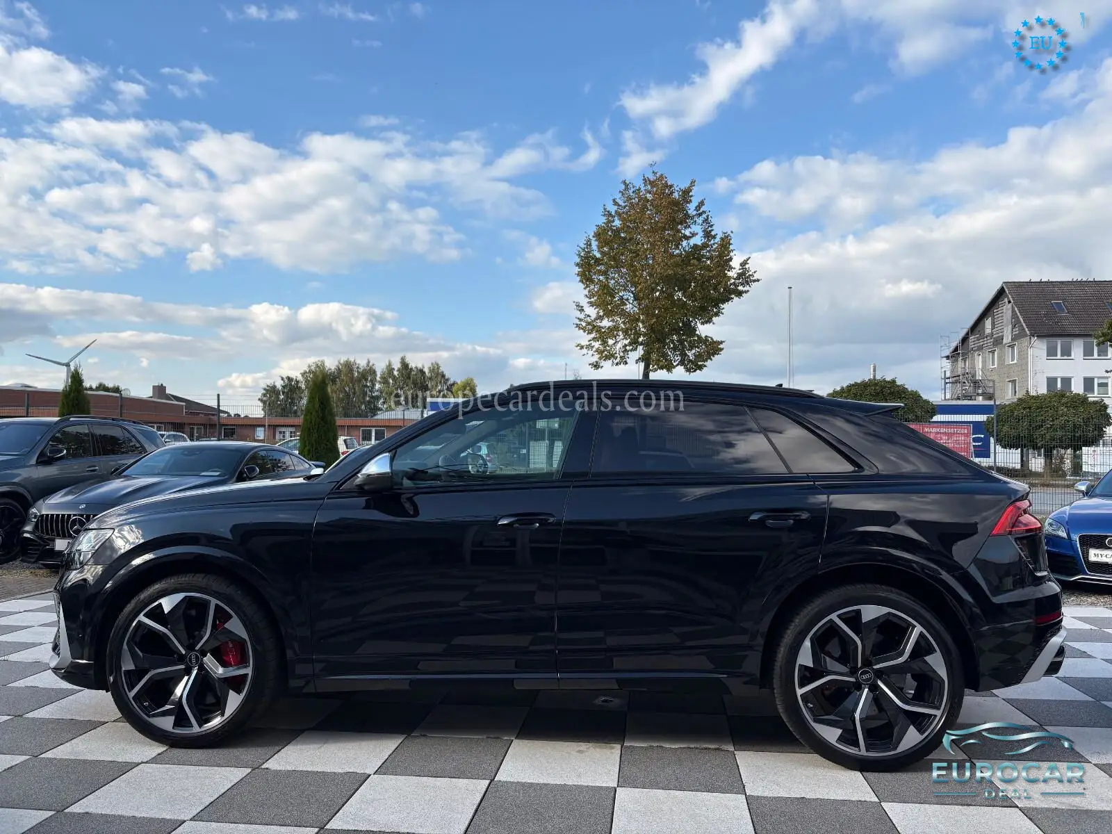 Audi RSQ8