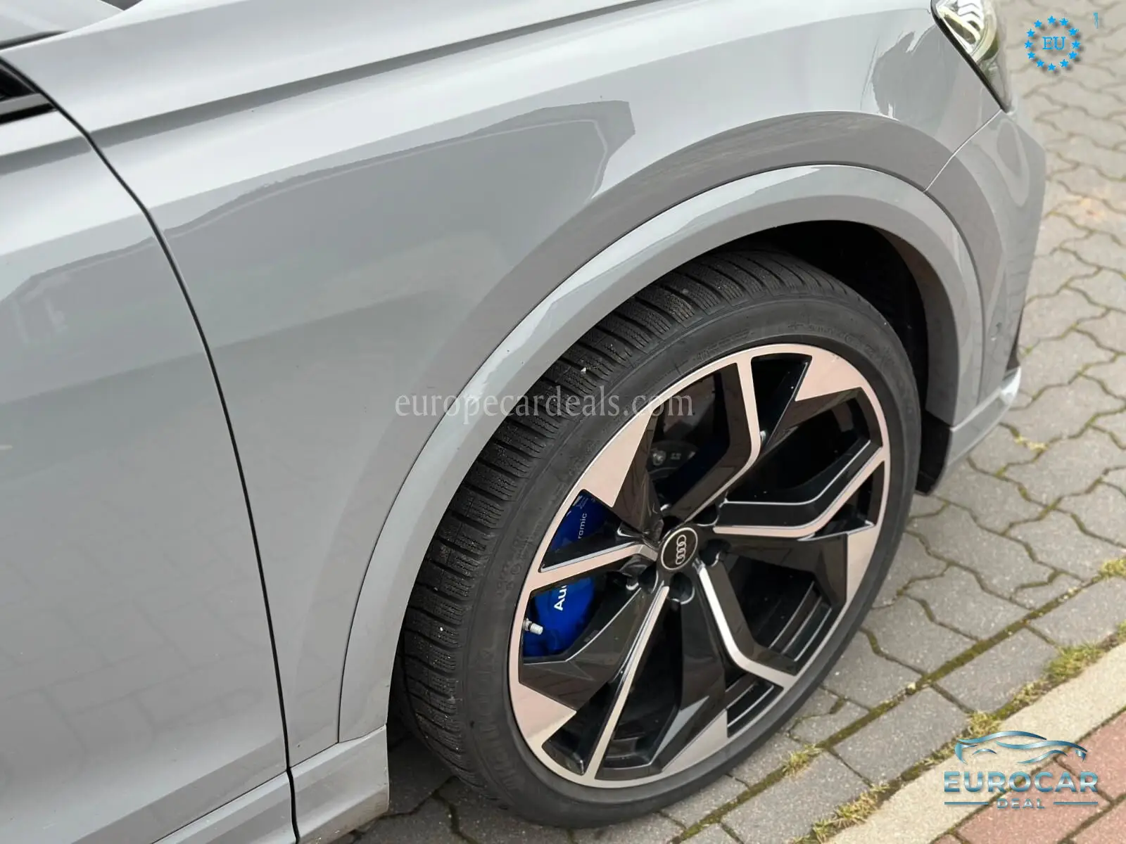 Audi RSQ8