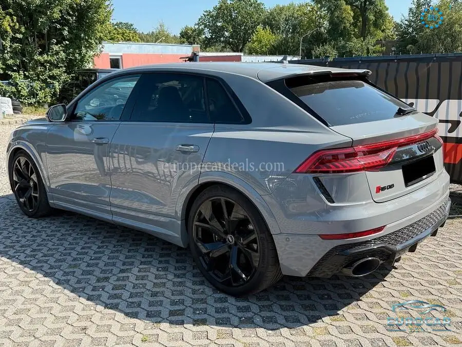 Audi RSQ8
