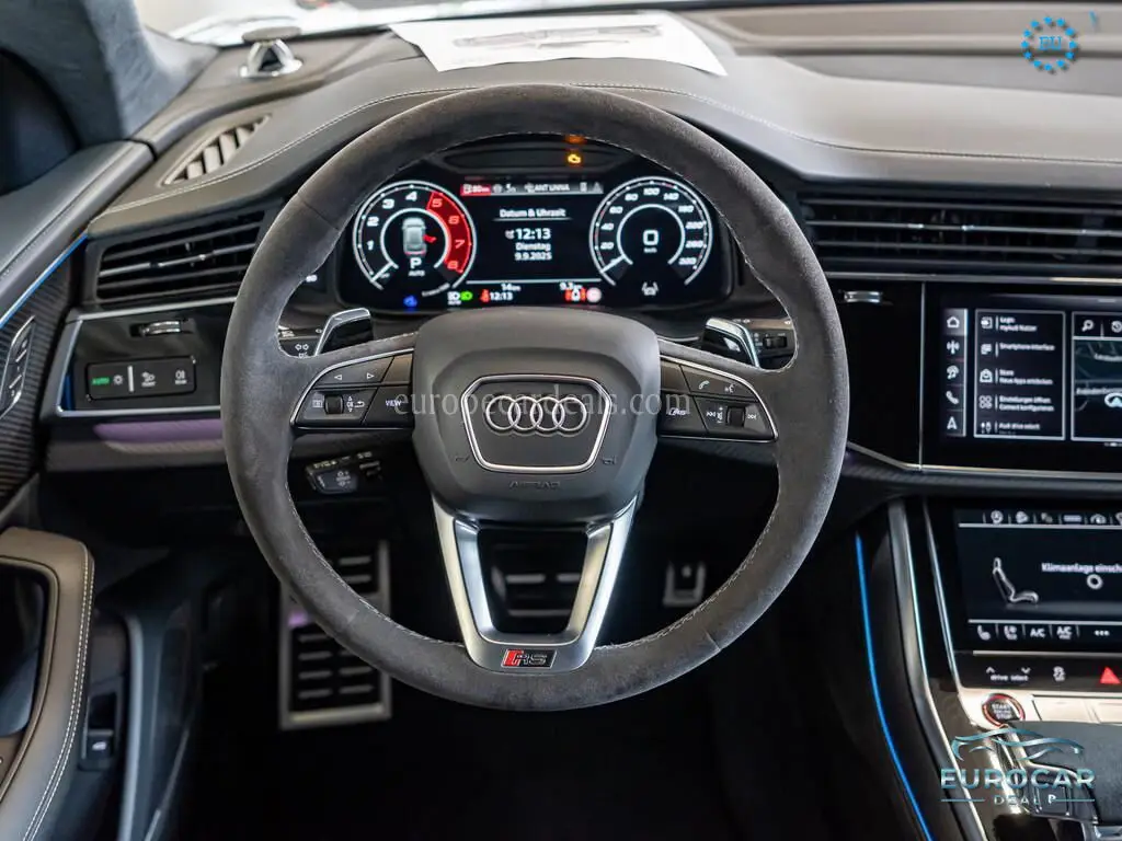 Audi RSQ8