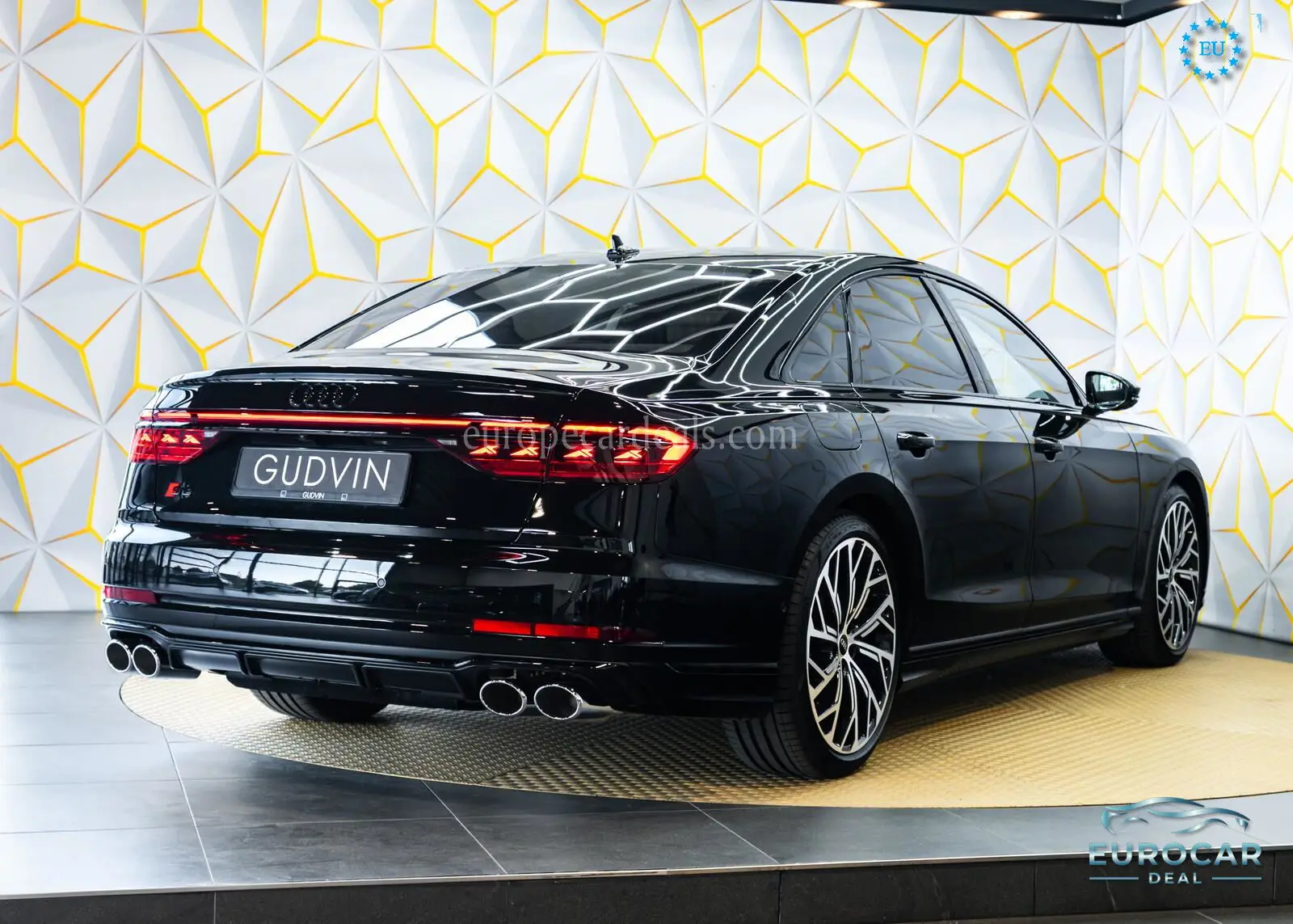 Audi S8
