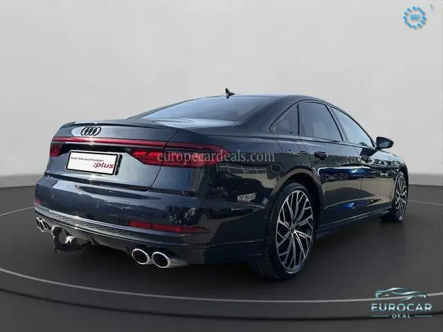 Audi S8