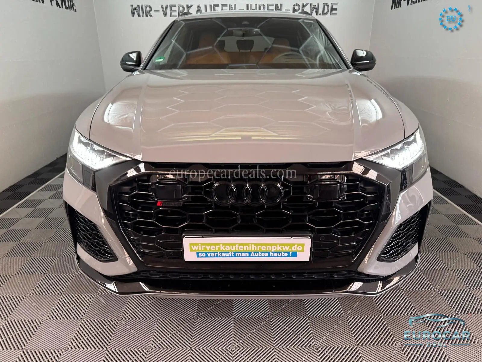 Audi RSQ8