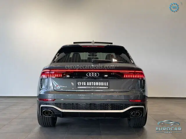 Audi RSQ8