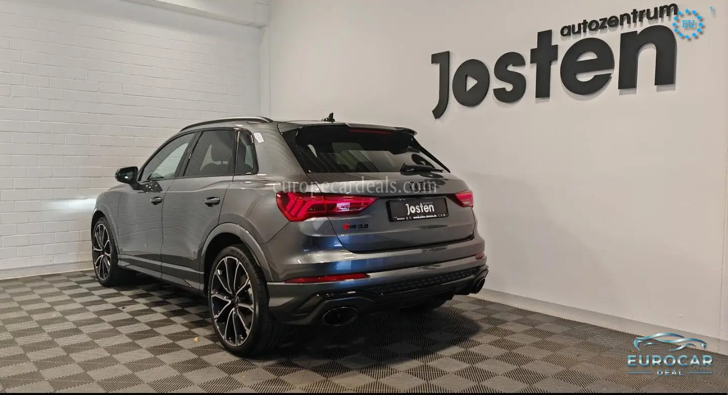 Audi RSQ3