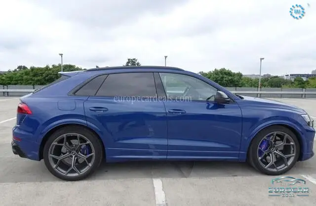 Audi RSQ8