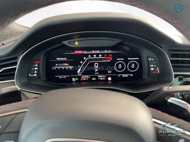 Audi RSQ8