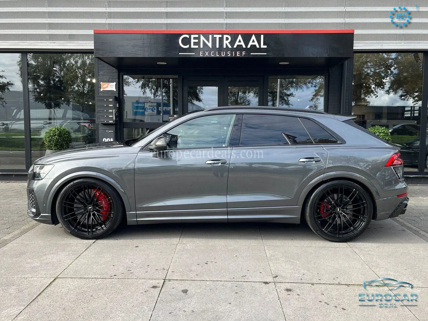 Audi RSQ8