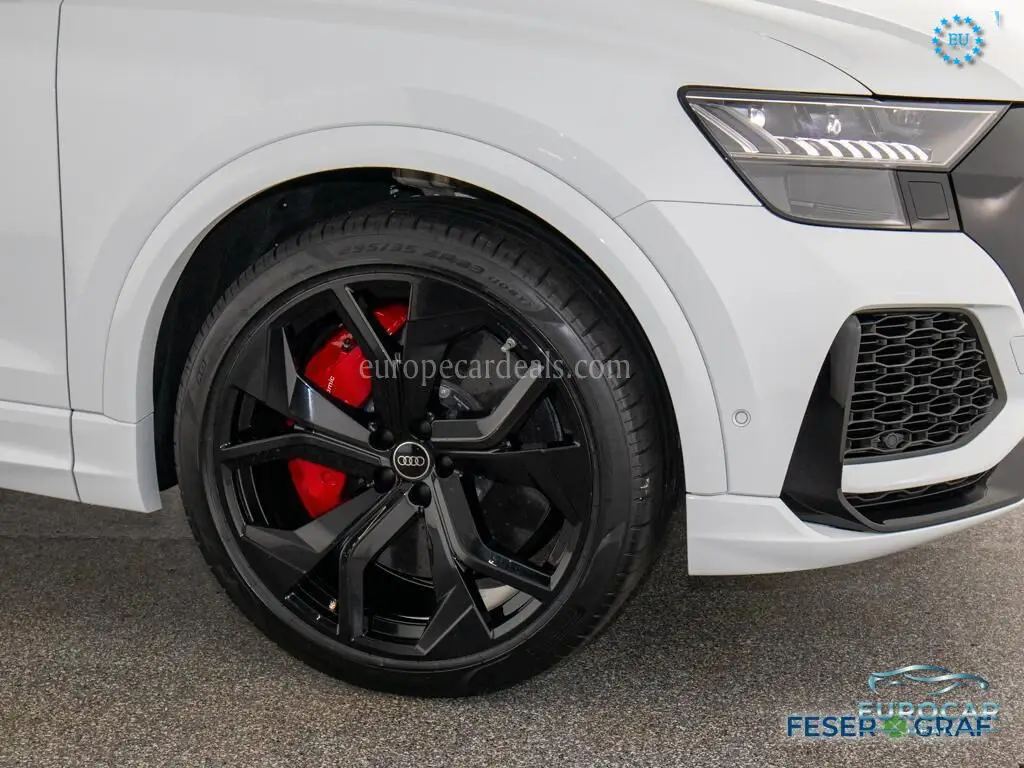 Audi RSQ8