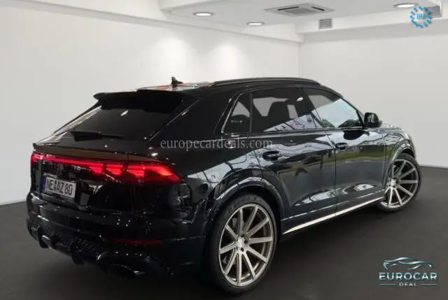 Audi RSQ8