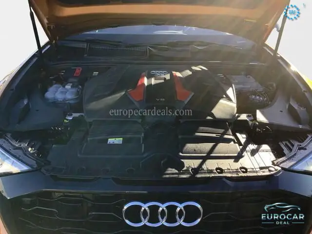 Audi RSQ8