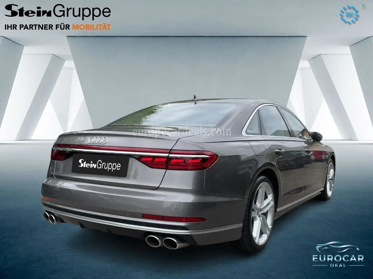 Audi S8