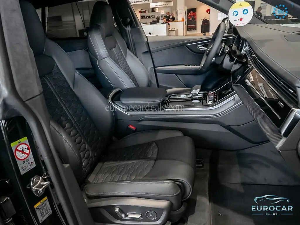 Audi RSQ8