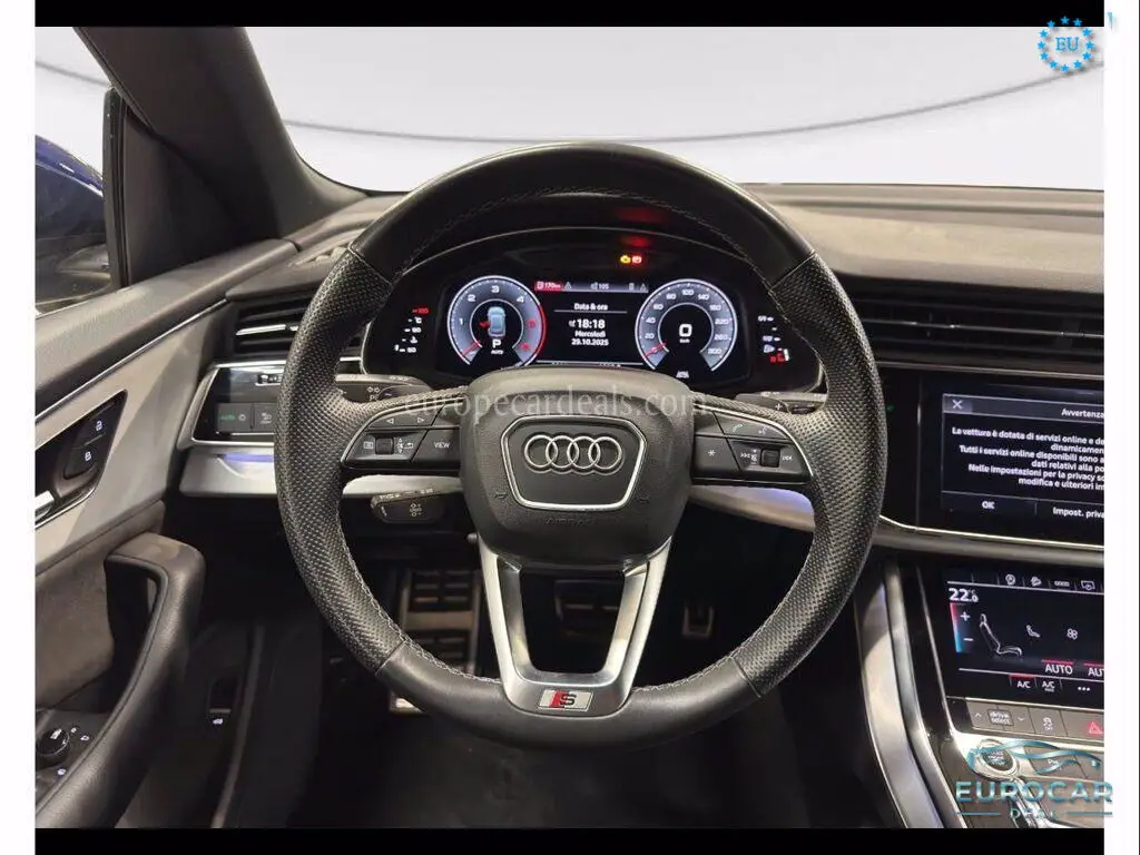 Audi Q8