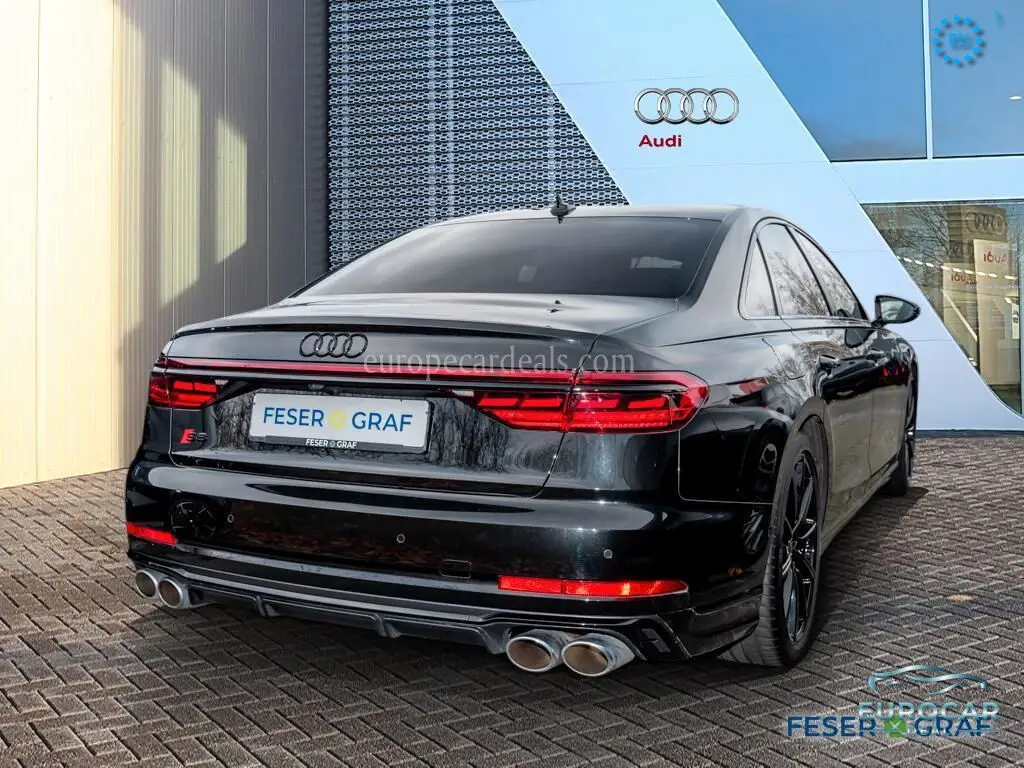 Audi S8