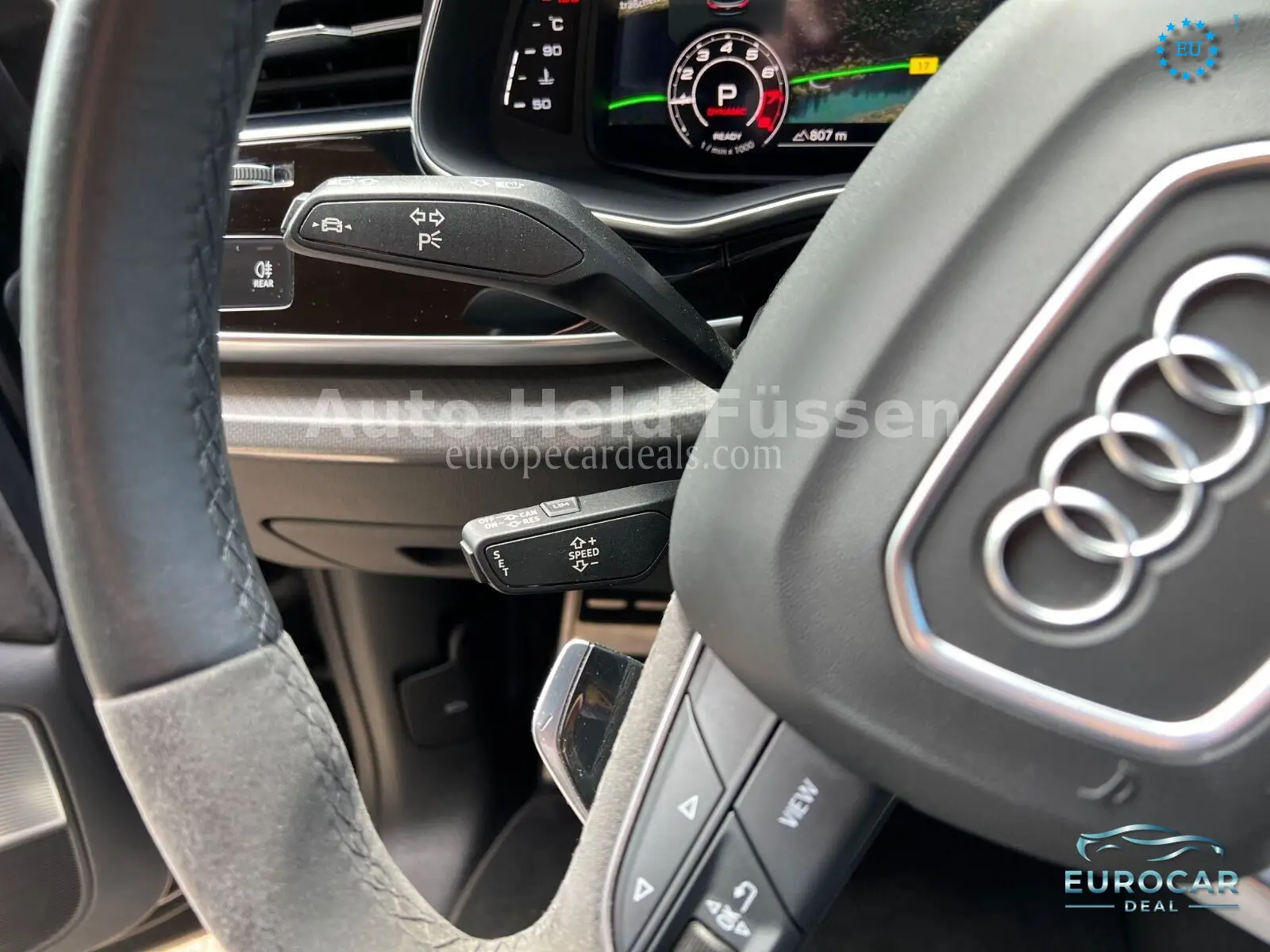 Audi RSQ8