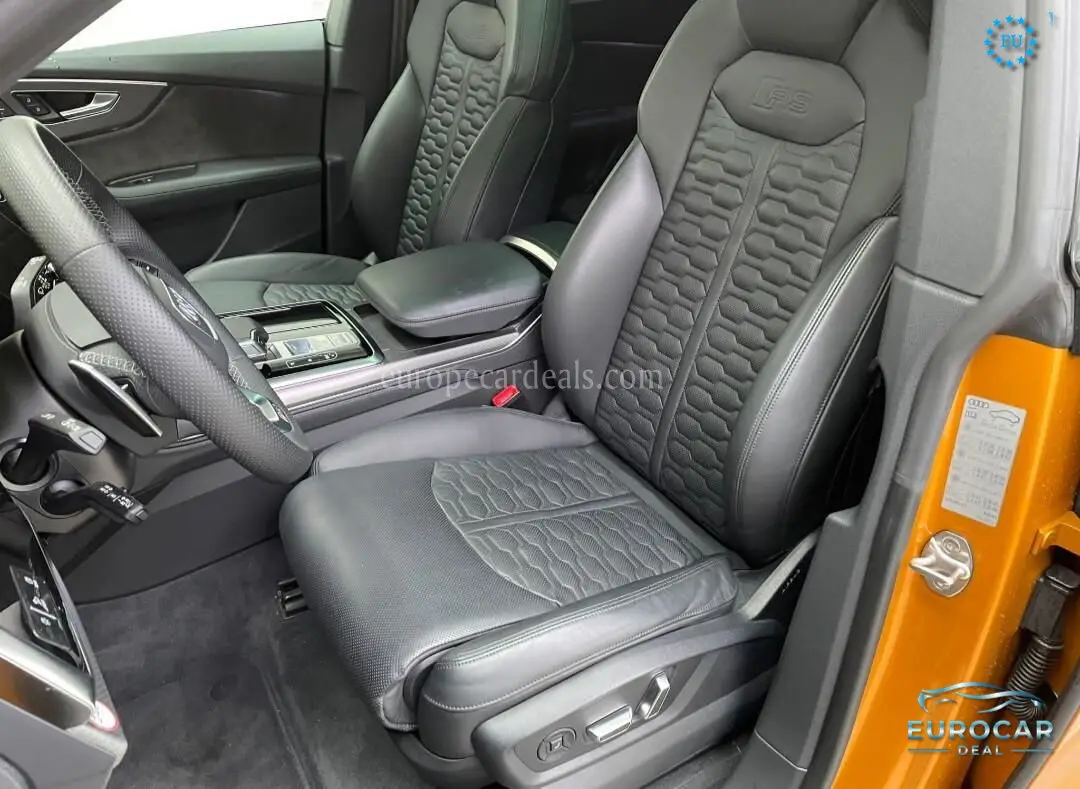 Audi RSQ8