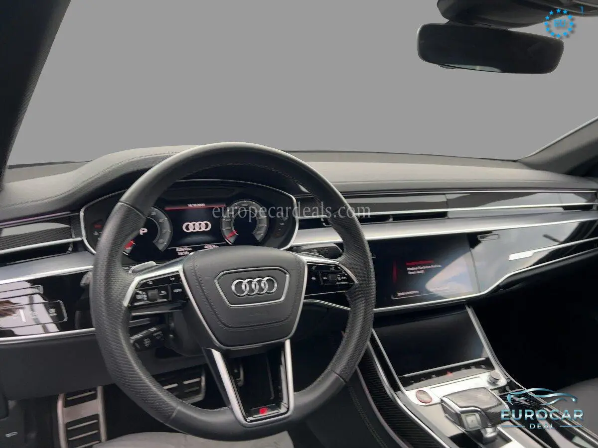 Audi S8