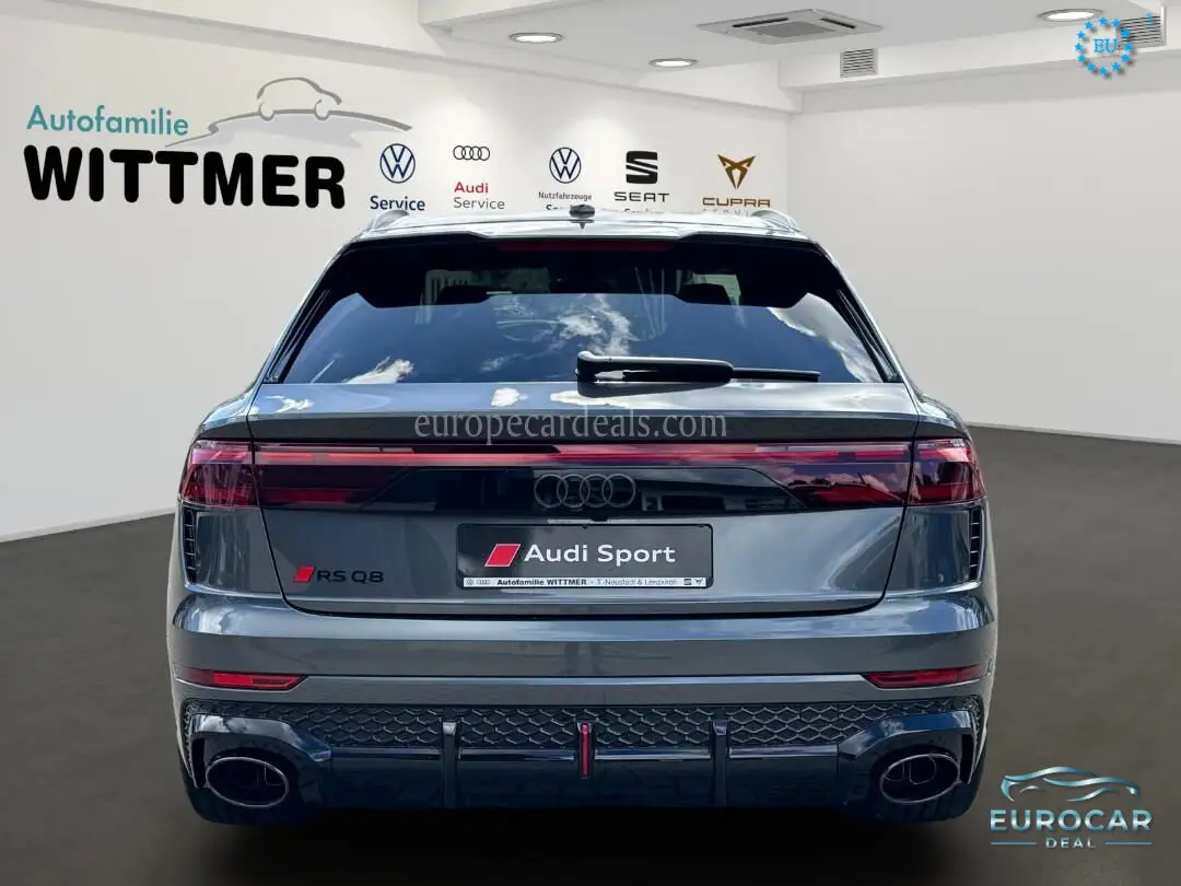 Audi RSQ8