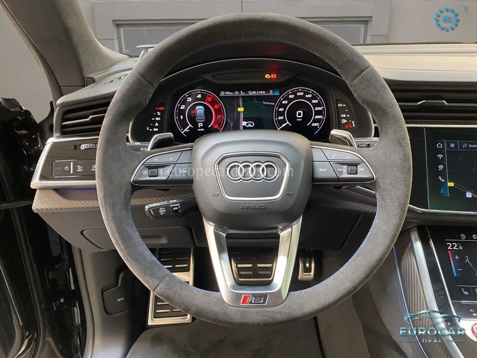 Audi RSQ8