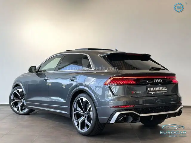 Audi RSQ8