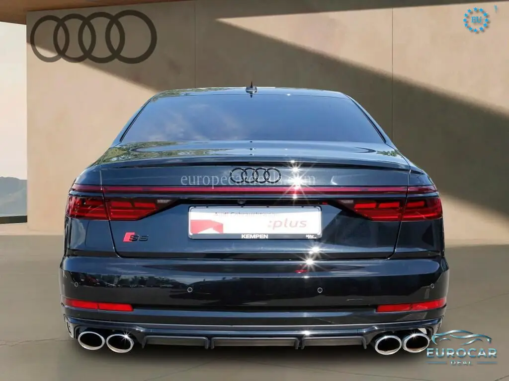 Audi S8