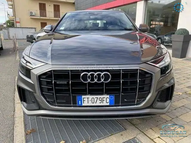 Audi Q8