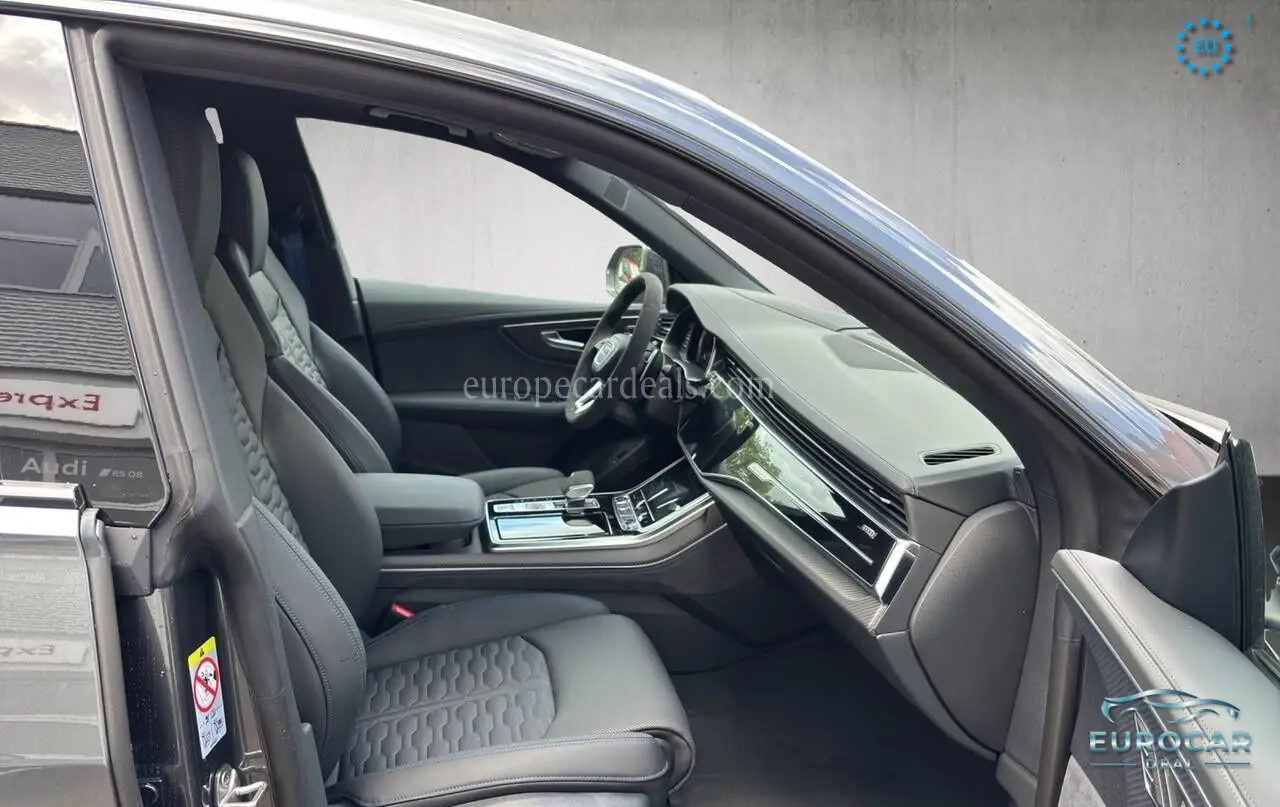Audi RSQ8