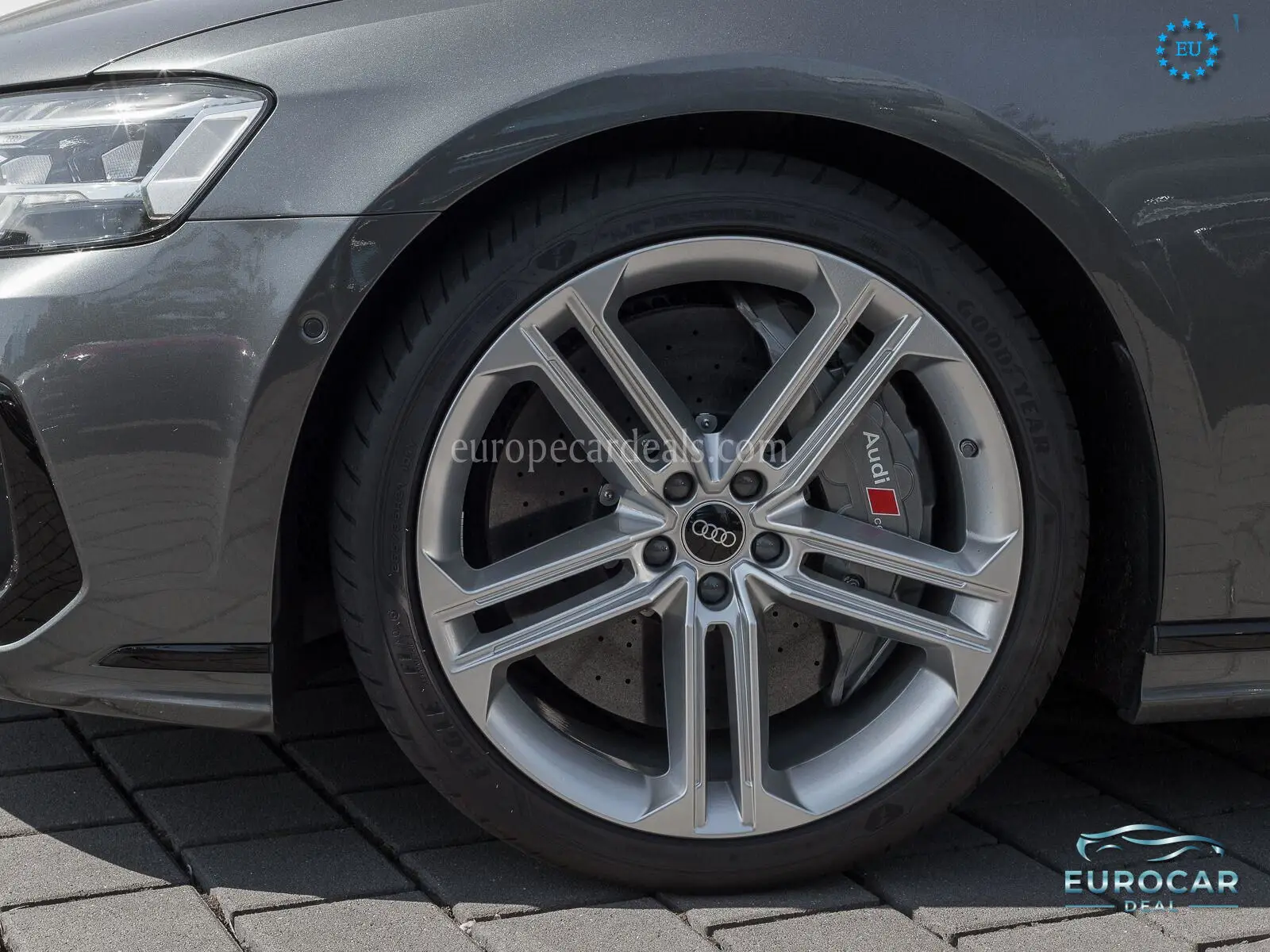 Audi S8