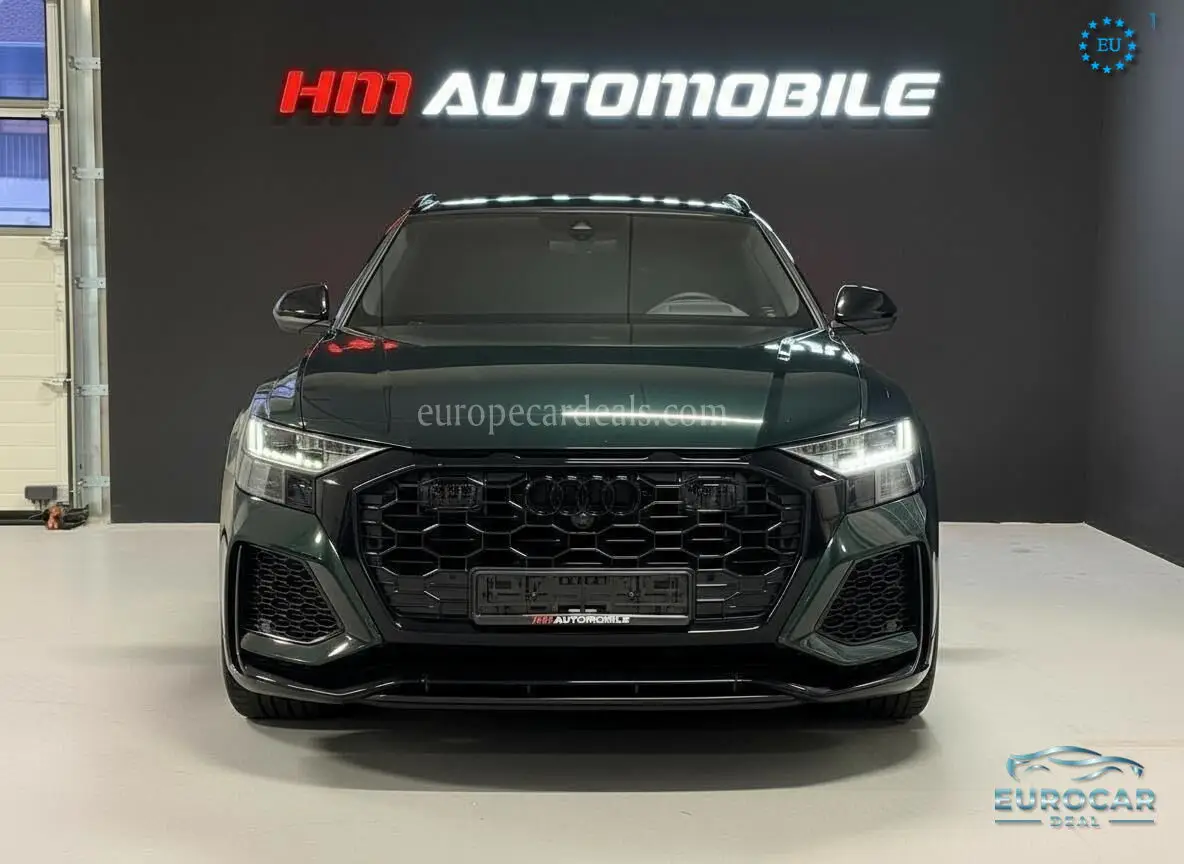 Audi RSQ8