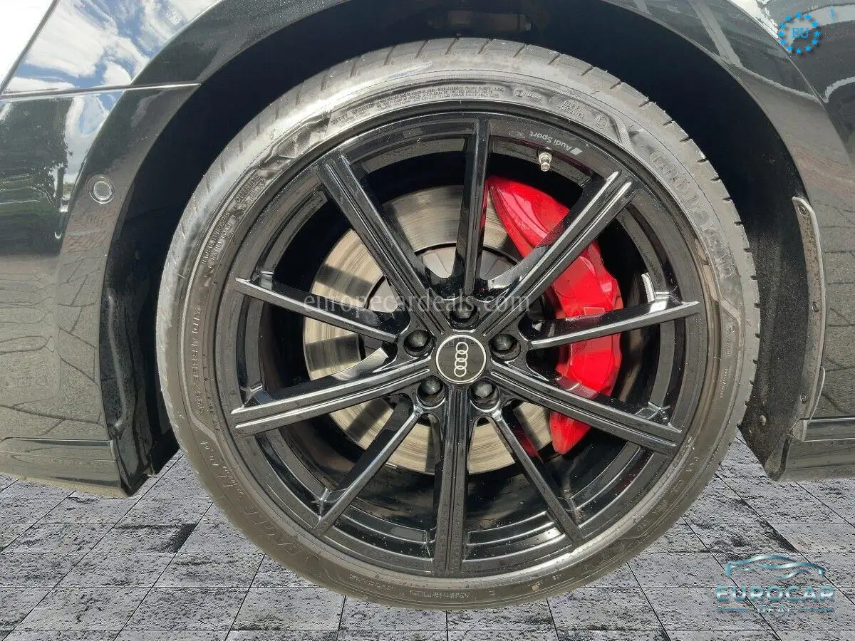 Audi S8