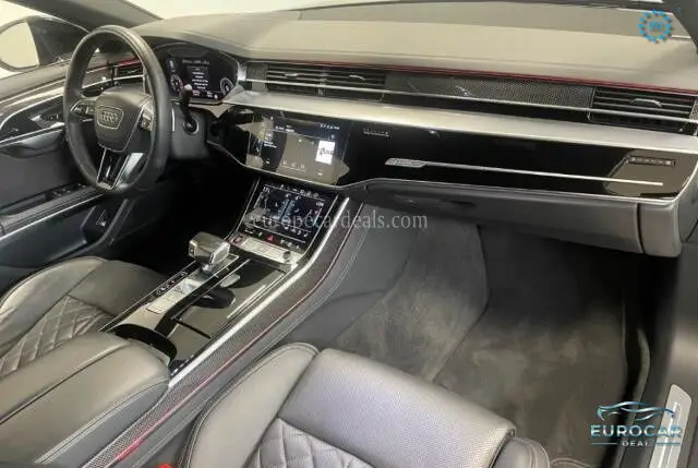 Audi S8