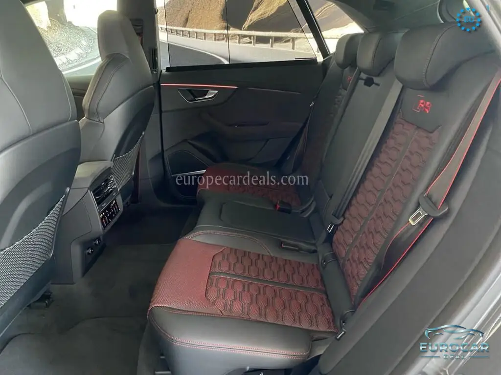 Audi RSQ8