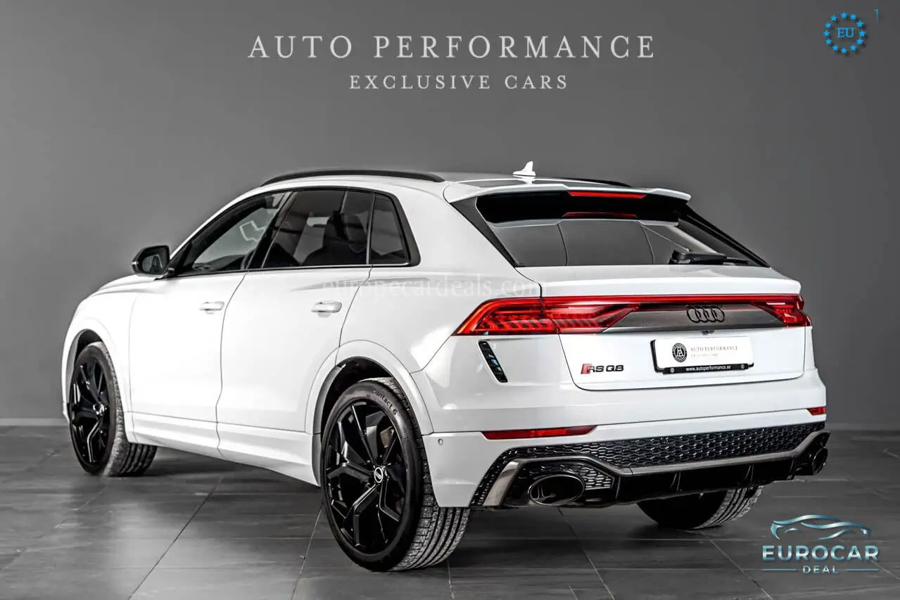 Audi RSQ8