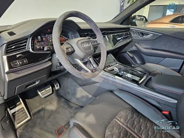 Audi RSQ8