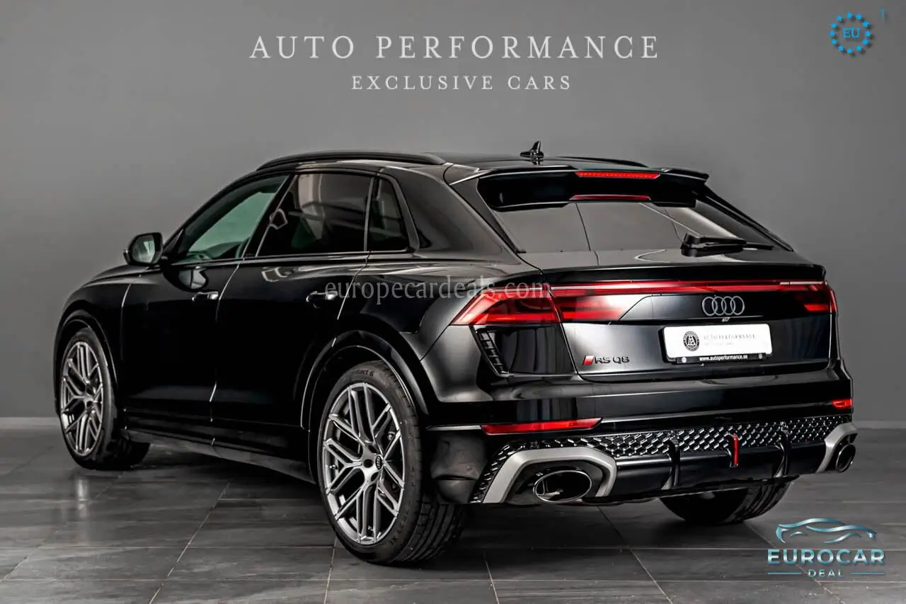 Audi RSQ8