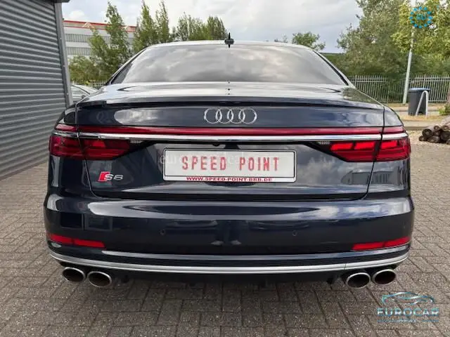 Audi S8